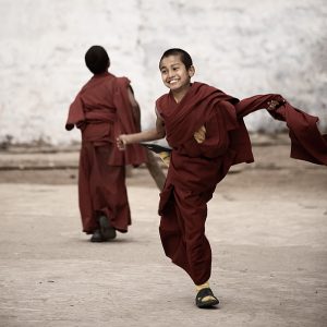 090322_darjeeling_west_bengal_india_ghoom_monastery_boy_children_monks_cricket_bowl_out_celebration_travel_photography_IMG_5528