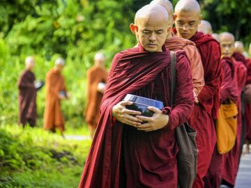theravada-buddhism-1760268_960_720