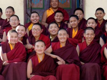 buddhism_buddhist-nuns-mahayani-750x495